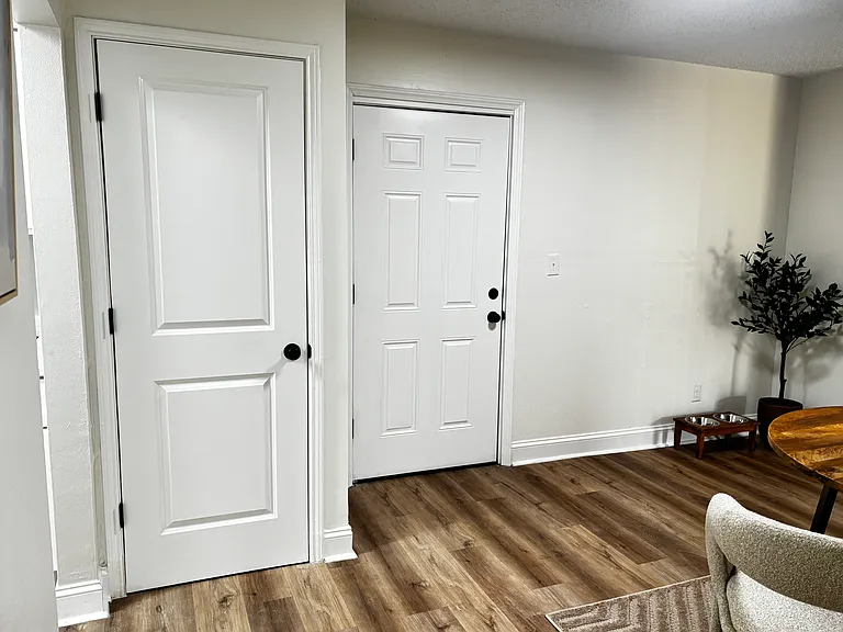 Brookhaven Apartments — Photo 12