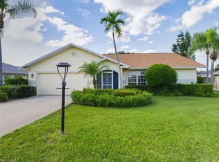 121 Estelle DR, NAPLES, FL 34112
