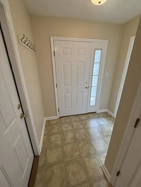 3 bed, 2.5 bath, 1600 sqft, $1,795 — Photo 2
