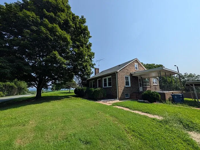 5420 37th Street Dr NE