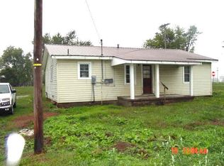 535 N Townsend St, Morganfield, KY 42437