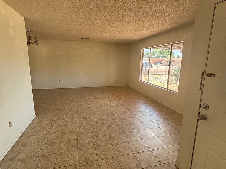 554 Hegge Dr — Photo 16