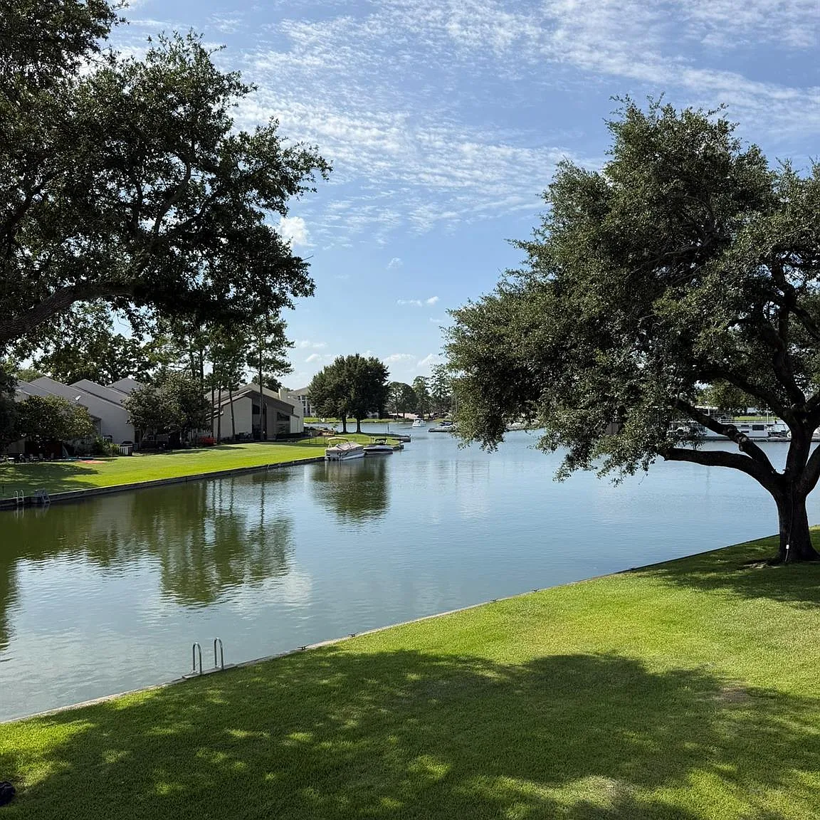 1 bed, 1.0 bath, 662 sqft, $1,300 — Photo 1