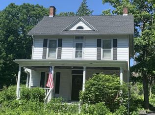 14 N Lyons Ave, Menands, NY 12204