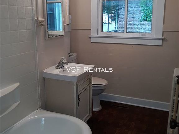 5th image of 638 N Main St APT 1