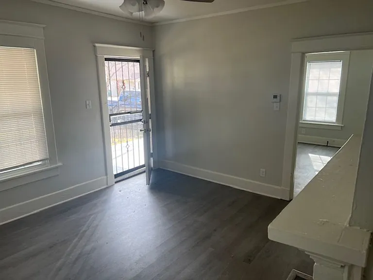631 S Graham St — Photo 4