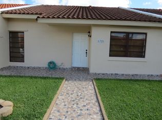 6325 SW 147 Place Cir, Miami, FL 33193