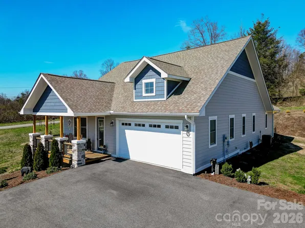 35 Cider Hill Ln, Hendersonville, NC 28792