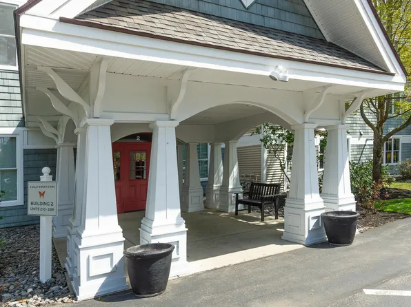 5 Sally Sweets Way #215, Salem, NH 03079