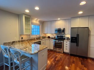 8257 Taunton Pl, Springfield, VA 22152