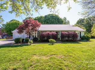 695 Linwood Rd, Mooresville, NC 28115