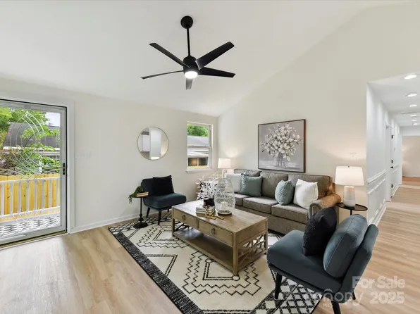 2017 Brewton Dr, Charlotte, NC 28206