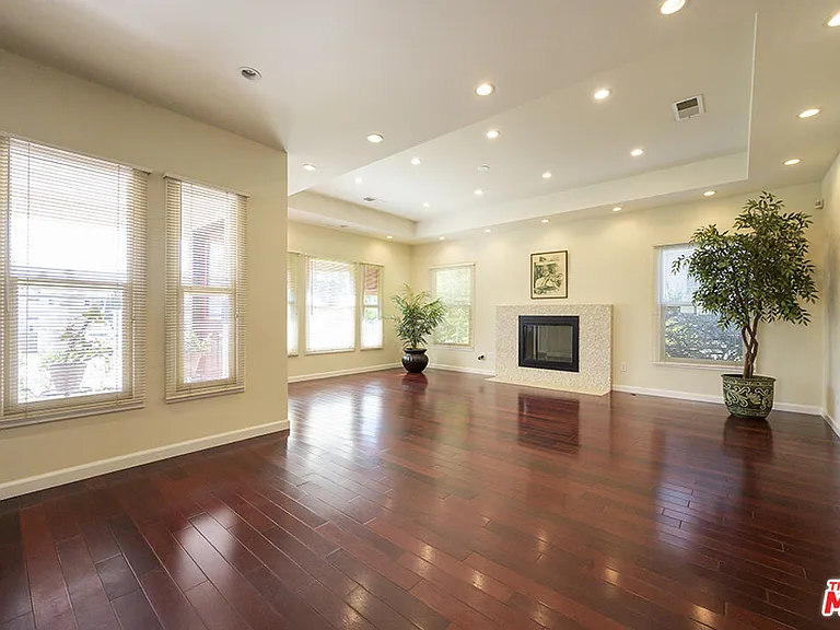 1519 Glenwood Rd — Photo 2