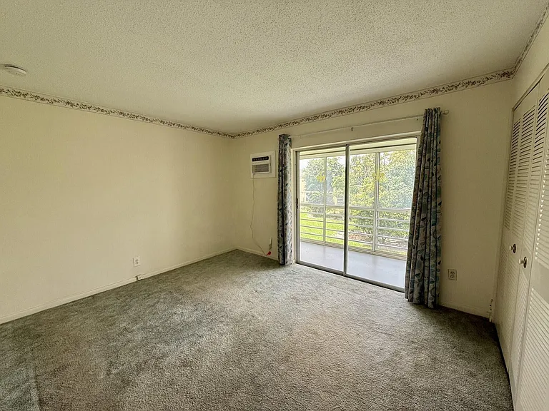 32 Kingswood E #B — Photo 7