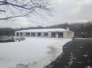 1826 Longfield Ln, Richfield, WI 53076