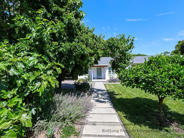 13846 Village Ave — Photo 9