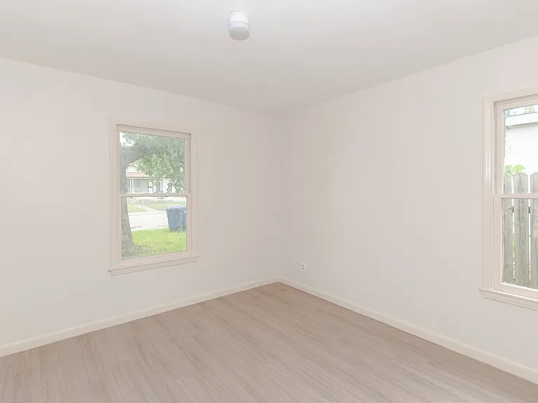 1532 Lazy Ln — Photo 5