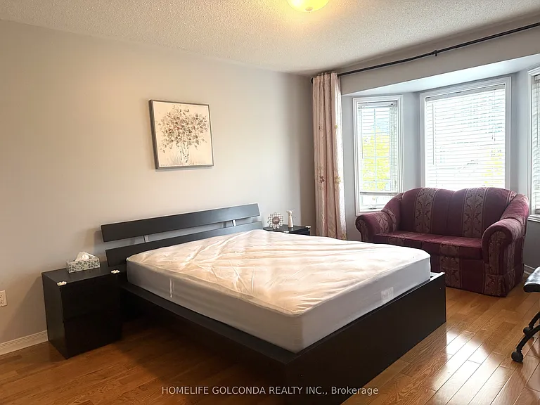 74 Rideau Dr — Photo 7