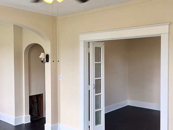 3rd image of 211 S 2nd St #3