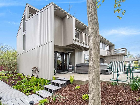 3rd image of 1533 Sheffield Ct