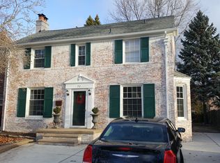 72 Meadow Ln, Grosse Pointe Farms, MI 48236