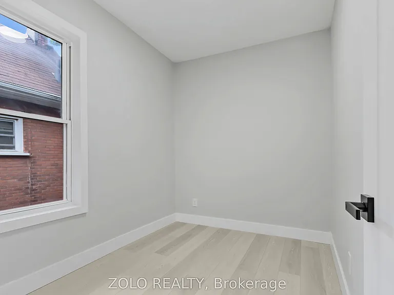 498 Charlotte St — Photo 23