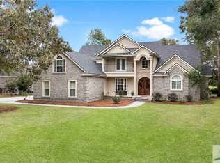 160 Chastain Cir, Richmond Hill, GA 31324