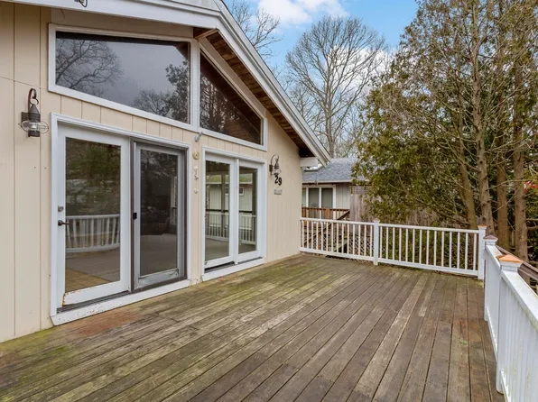 29 Suncrest Drive, East Falmouth, MA 02536