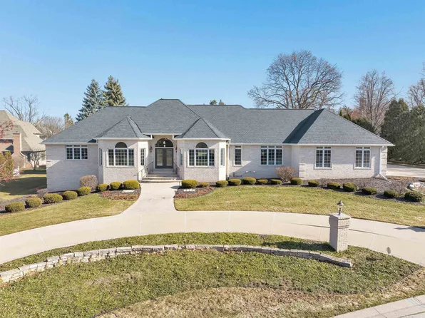 312 Braebourne Ct, Green Bay, WI 54301