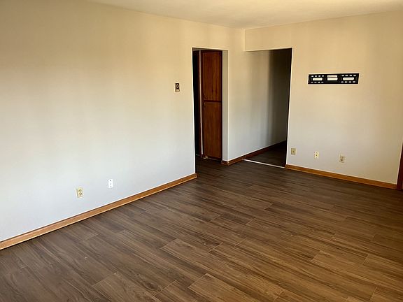 3rd image of 220 E Adams St #7