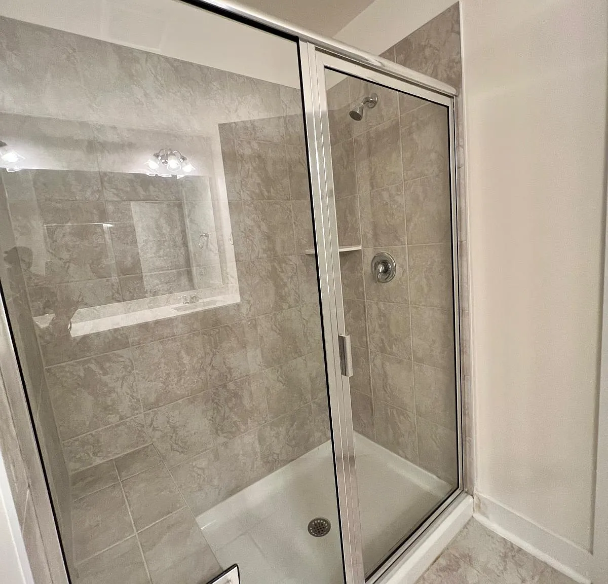 4 bed, 3.5 bath, 2163 sqft, $1,000 — Photo 4