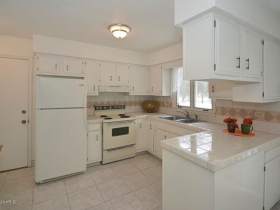 3rd image of 64388 32nd St