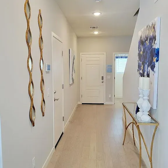 2244 W Harmont Dr — Photo 5