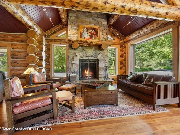 3932 W Linn Ranch Rd, Wilson, WY 83014