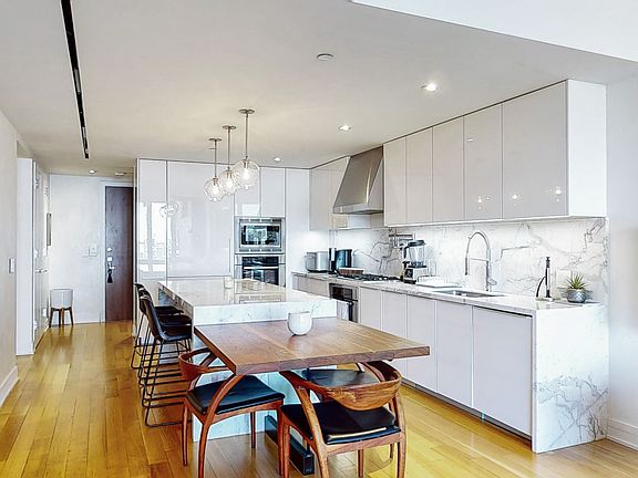 5th image of 5 Franklin Pl #A8