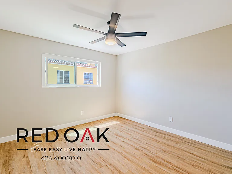 921 W 82nd St #24 — Photo 12