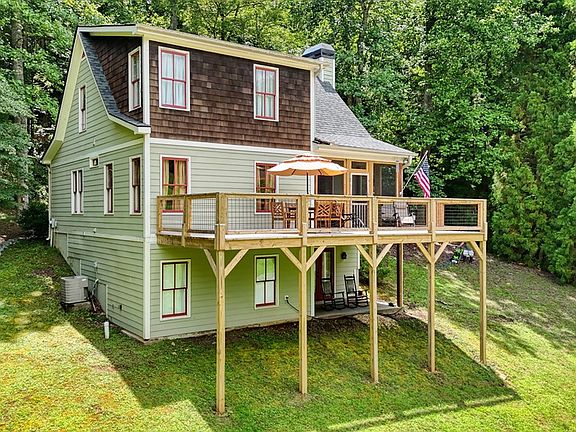 2nd image of 105 Evergreen Rd