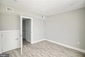 1443 N 8th St #5 — Photo 11