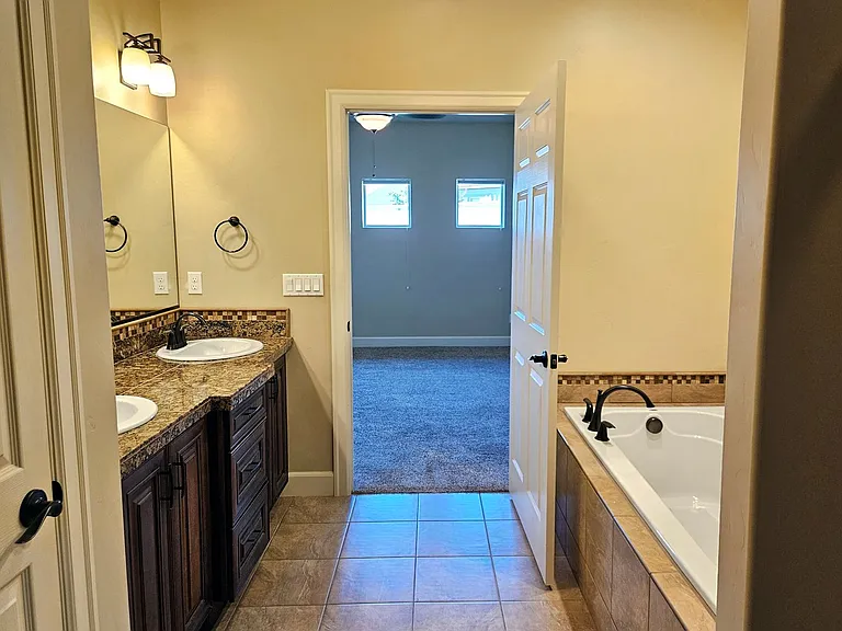 2817 Tuscanna Dr — Photo 44