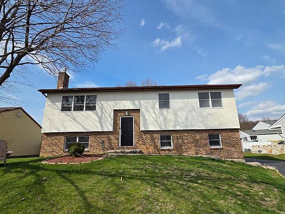 2nd image of 908 Blue Gate Ln