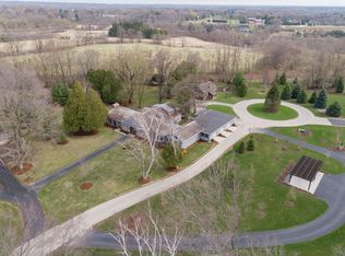 4525 Columbia Rd, Cedarburg, WI 53012