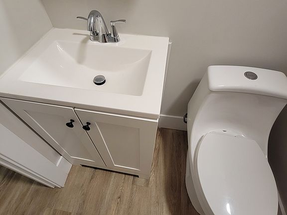 5th image of 192 Kensington Ave APT 102