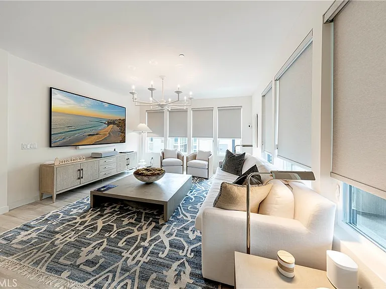 983 Doheny Way — Photo 8