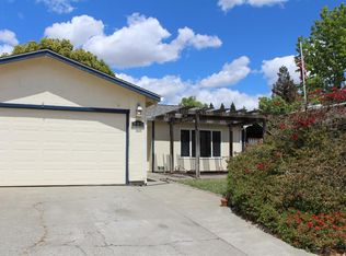725 Northampton Dr, Vacaville, CA 95687