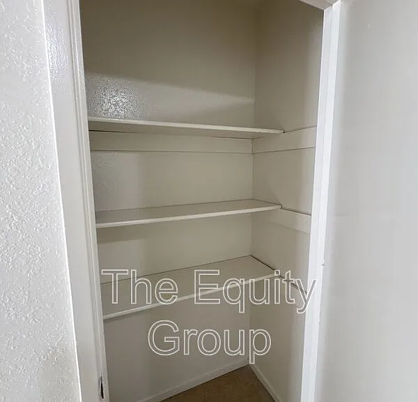 1577 E Cross Ave — Photo 5