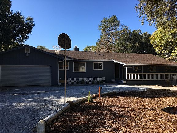 4th image of 22590 Meadow Ln