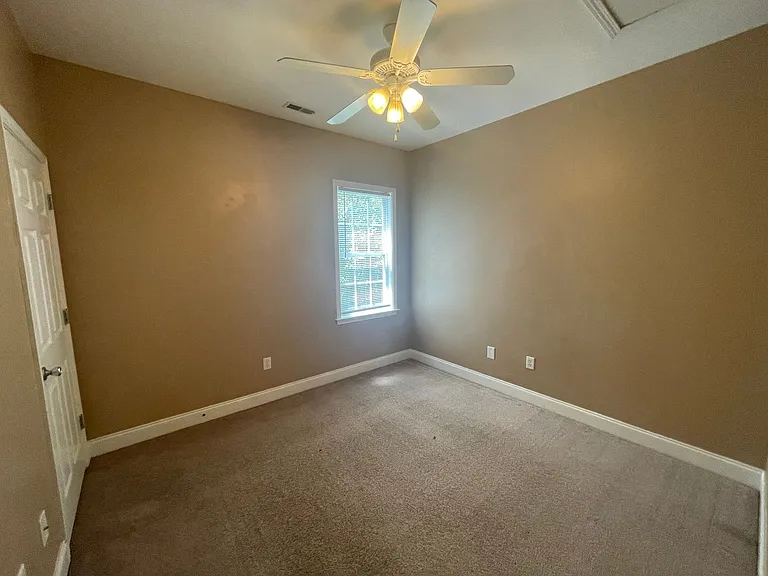 375 Lullwater Dr — Photo 19