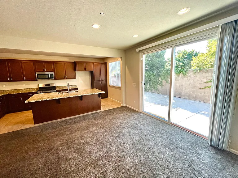3913 Purple Finch Ln — Photo 7