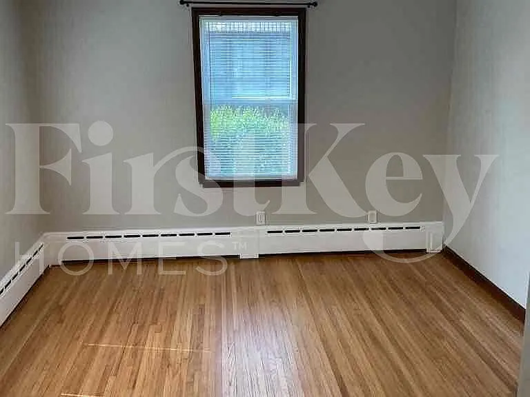 1217 Clara Ave — Photo 3