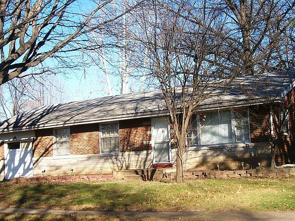 2nd image of 318 Rand Dr